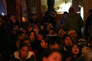 Cientos de duranguenses se congregaron en el Santuario de Nuestra Señora de Guadalupe para las tradicionales mañanitas a la Virgen de Guadalupe