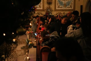 Cientos de duranguenses se congregaron en el Santuario de Nuestra Señora de Guadalupe para las tradicionales mañanitas a la Virgen de Guadalupe