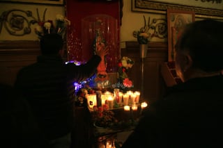 Cientos de duranguenses se congregaron en el Santuario de Nuestra Señora de Guadalupe para las tradicionales mañanitas a la Virgen de Guadalupe