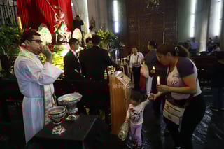 Este 23 de abril representa una fecha importante para los católicos duranguenses, pues se reúnen en iglesias para celebrar con algarabía. 
San Jorge Bendito es uno de los santos más venerados, fue uno de los soldados romanos que vivió en el siglo III y fue martirizado por su fe cristiana.