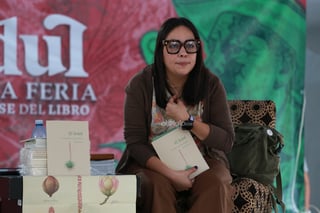 La escritora visitó Durango este fin de semana para presentar este libro como parte de las primeras actividades de la Feria Duranguense del Libro 2025.