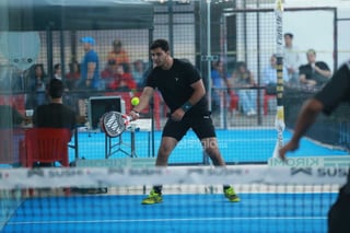 El Torneo de Pádel de El Siglo by Playdoit, confirma por qué es uno de los eventos deportivos más esperados en la ciudad de Durango; la intensidad y el nivel mostrado hasta el momento, augura una jornada de finales cargada de talento y estrategia, con el respaldo de una afición que ha respondido con entusiasmo.