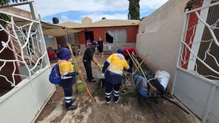 Realizan labores de limpieza en el fraccionamiento San Ángel, luego de las inundaciones por las fuertes lluvias registradas la tarde-noche de este sábado 6 de septiembre.