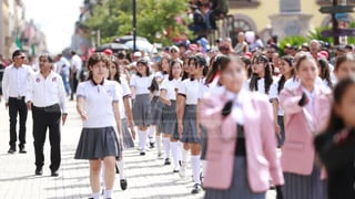 Desfile por anivarsario 215 de la Independencia de México