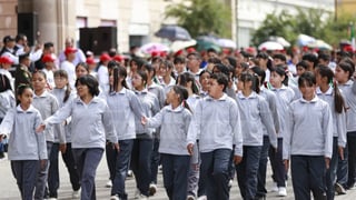 Desfile por anivarsario 215 de la Independencia de México