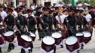 Desfile por anivarsario 215 de la Independencia de México