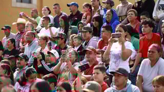 Desfile por anivarsario 215 de la Independencia de México