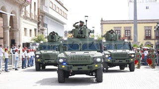 Desfile por anivarsario 215 de la Independencia de México
