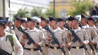 Desfile por anivarsario 215 de la Independencia de México