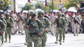 Desfile por anivarsario 215 de la Independencia de México