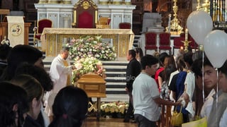 El recinto duranguense se vio repleto por decenas de personas que acompañaron a los familiares.