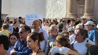 El recinto duranguense se vio repleto por decenas de personas que acompañaron a los familiares.