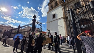 El recinto duranguense se vio repleto por decenas de personas que acompañaron a los familiares.