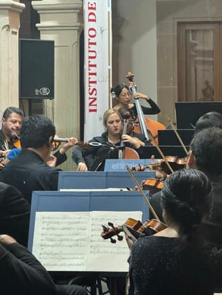 La Orquesta de Cámara de la UJED revivió al compositor argentino Astor Piazzolla en su concierto homenaje en Bellas Artes con un recinto lleno, a ocho años de haberlo presentado por primera vez.