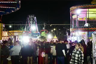 Cientos de duranguenses se congregaron en el Santuario de Nuestra Señora de Guadalupe para las tradicionales mañanitas a la Virgen de Guadalupe