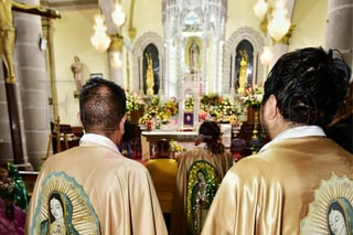 Cientos de duranguenses se congregaron en el Santuario de Nuestra Señora de Guadalupe para las tradicionales mañanitas a la Virgen de Guadalupe