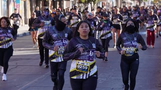 La Carrera Guardianes del Camino 4K se realizó este domingo en el Centro Histórico de Durango. Cientos de participantes recorrieron las principales avenidas en un ambiente deportivo y familiar, con dinámicas recreativas y exhibiciones de corporaciones de seguridad.