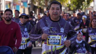 La Carrera Guardianes del Camino 4K se realizó este domingo en el Centro Histórico de Durango. Cientos de participantes recorrieron las principales avenidas en un ambiente deportivo y familiar, con dinámicas recreativas y exhibiciones de corporaciones de seguridad.