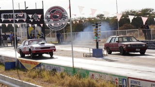 El rugido de los motores volvió a encender la pista del Autódromo Durango este domingo 14 de diciembre con la segunda jornada del Campeonato Bracket 1/8 de milla. Desde el mediodía, pilotos locales y foráneos se enfrentaron en duelos de aceleración que dejaron milésimas de diferencia y grandes postales para la afición. La adrenalina, la precisión y la potencia marcaron una jornada vibrante que cerró el fin de semana con espectáculo y emoción.