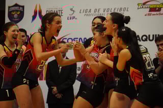 Coronelas de Durango sellan su último juego en casa con victoria en cinco sets ante Leonas