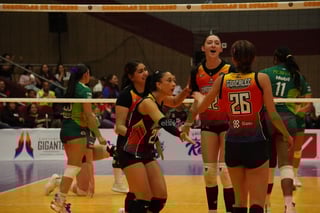 Las coterráneas sostuvieron el ritmo en los momentos decisivos y resolvieron el duelo con control en el set definitivo.