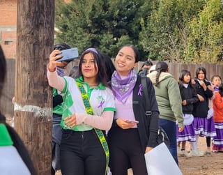 Mujeres de zonas indígenas de Durango marchan por el 8M