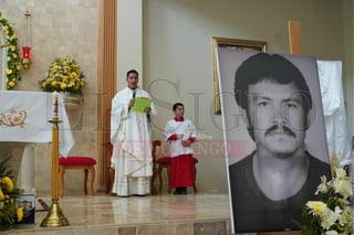 La Colonia Juan Lira Bracho marcó este 5 de abril el 40 aniversario luctuoso de Juan Lira Bracho con una misa en el Templo de Santa Cecilia, en una jornada que también coincidió con las cuatro décadas de la fundación del asentamiento creado en 1986 y que, desde entonces, ha sostenido en su nombre y en su historia un punto de identidad y cohesión para la zona oriente de Durango.