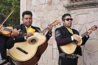 La Colonia Juan Lira Bracho marcó este 5 de abril el 40 aniversario luctuoso de Juan Lira Bracho con una misa en el Templo de Santa Cecilia, en una jornada que también coincidió con las cuatro décadas de la fundación del asentamiento creado en 1986 y que, desde entonces, ha sostenido en su nombre y en su historia un punto de identidad y cohesión para la zona oriente de Durango.
