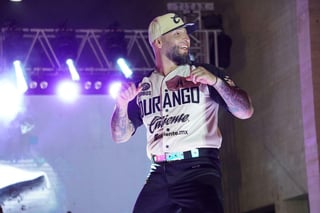 Caliente de Durango presentó su indumentaria para la Temporada 2026 en un acto que reunió a directiva, cuerpo técnico y jugadores, donde se expuso la línea estética y los criterios de diseño con los que el club encarará el próximo calendario de la Liga Mexicana de Beisbol.