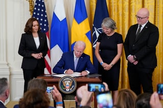 Joe Biden firma los protocolos para la adhesión de Finlandia y Suecia a la OTAN