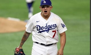 Julio Urías reveló su talento en el futbol durante el