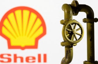 Shell sigue comercializando gas licuado de Rusia un año después de anunciar su retirada en el país