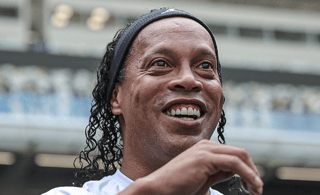 Ordenan que la Policía lleve a Ronaldinho a declarar sobre presuntas estafas con bitcoin