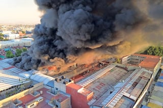 ¿Qué vendían en la Plaza Oasis de Tepito que se incendió?