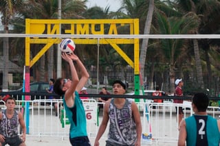 Voleibol de playa va por el bronce