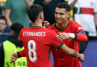 Portugal y CR7 golean a Turquía para clasificar a octavos