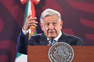 'Me arrodillaré', AMLO asegura que será lo primero que hará al entregar la banda presidencial