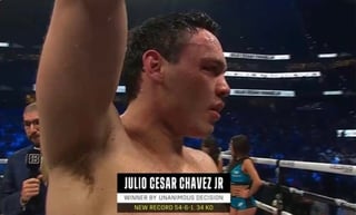 Julio César Chávez Jr derrota a Uriah Hall por decisión unánime