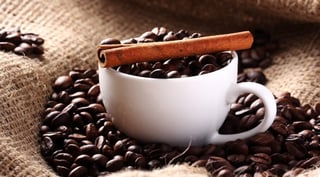 Café con canela: Conoce los beneficios de tomarlo por la mañana