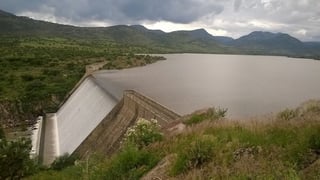 Presa Santa Elena, en Súchil, Durango, a punto de derramar