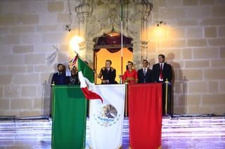 Esteban Villegas da el Grito  de Independencia en Durango 