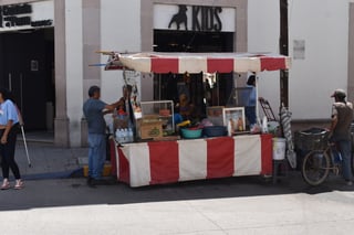 Puestos de comida ambulantes, pieza fundamental en la economía de muchas ciudades