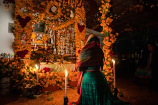 Presentan libro sobre el Día de Muertos