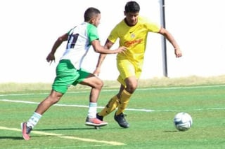 Pepe Yáñez la está 'rompiendo' en la Liga de Futbol Estudiantil Benito Juárez