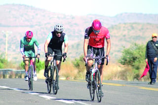 Alberto Zaragoza gana la carrera ciclista 'San Juditas' 