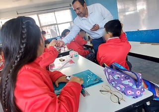 Docentes piden a las autoridades ser escuchados sobre nuevas herramientas para el aprendizaje 