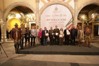 En celebración del 114 aniversario del inicio de la Revolución Mexicana realizaron Conversatorio