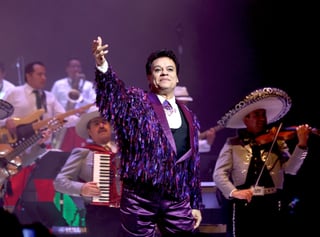 Alistan otro homenaje a Juan Gabriel 