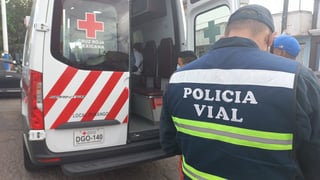 Jovencitos quedan lesionados tras accidente en moto