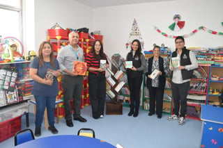 Hospital Materno Infantil recibe donación de 60 libros